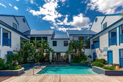 Canal Front Cottage 117 by Padre Escapes - image 6
