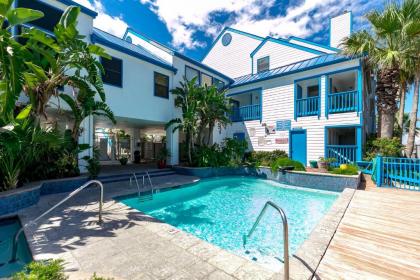 Canal Front Cottage 117 by Padre Escapes - image 9