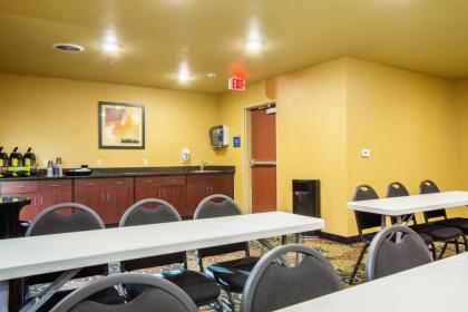 Cobblestone Inn & Suites - Corry - image 9