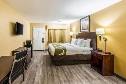 Quality Inn - image 13