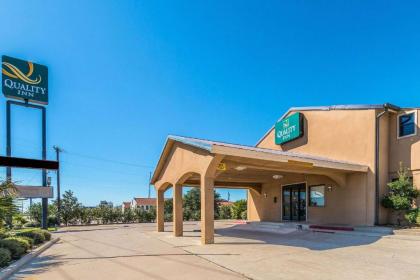 Quality Inn - image 4
