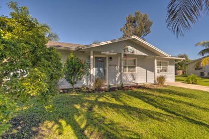 Home Across from Anna maria Island   Small Pet Ok Cortez Florida
