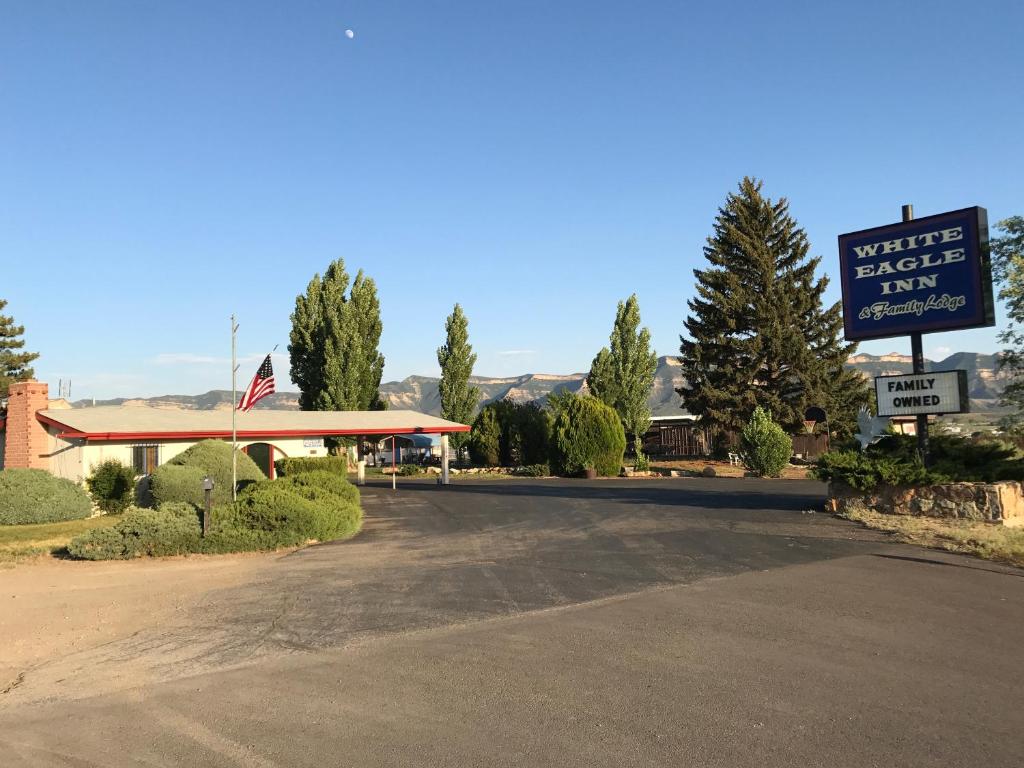 White Eagle Inn - image 2