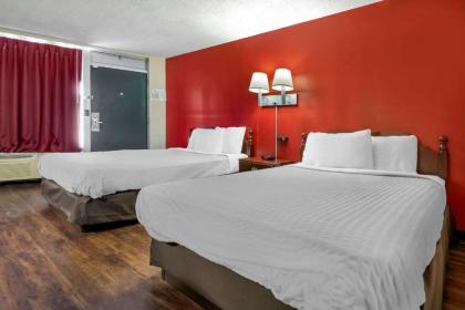 Econo Lodge Cortland - image 13