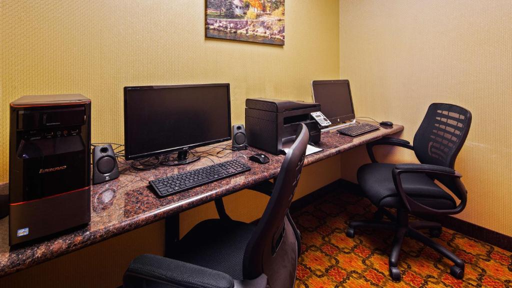 Best Western Plus Finger Lakes Inn & Suites - image 4