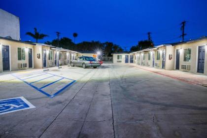 Newport Bay Inn - image 9