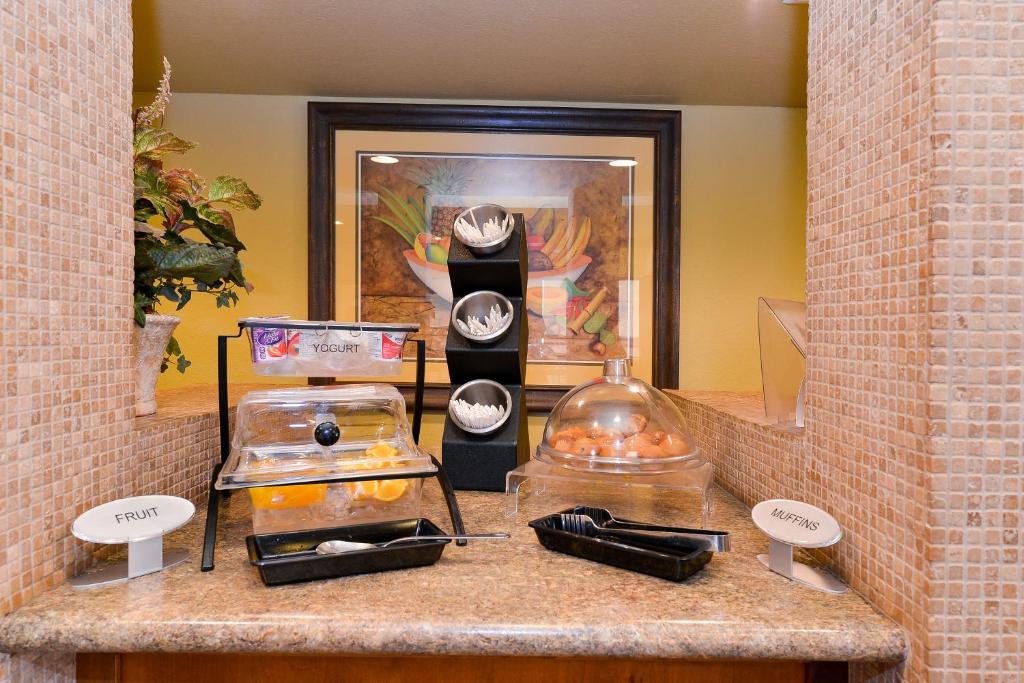 Best Western Cottonwood Inn - image 2