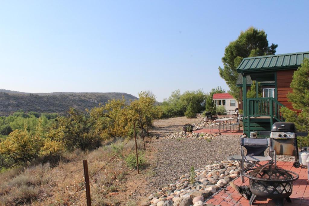 Verde Valley Canyon View Cottage 6 - main image
