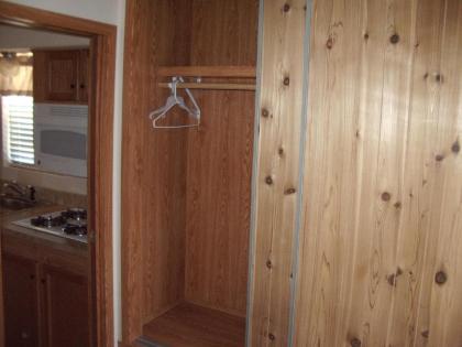 Verde Valley One-Bedroom Park Model Cabin 13 - image 13