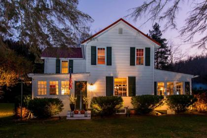 3-Acre Lodge 10 mins to Cherry Springs State Park!
