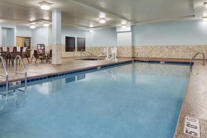 Hampton Inn Council Bluffs - image 14