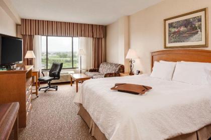 Hampton Inn Council Bluffs - image 4