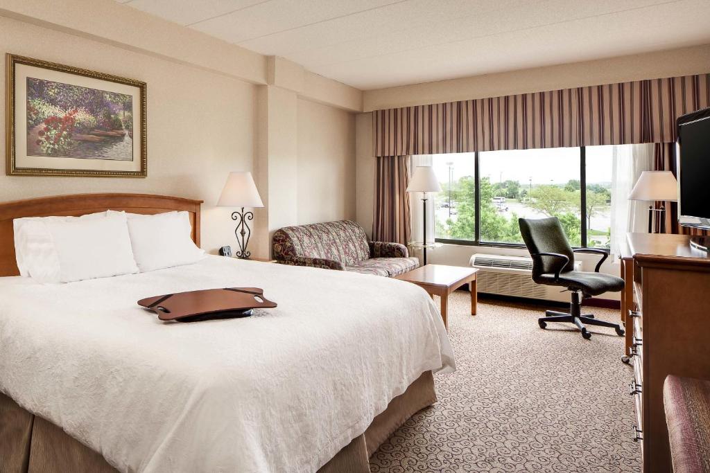 Hampton Inn Council Bluffs - image 6