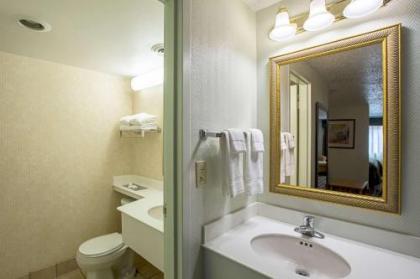 Quality Inn and Suites Council Bluffs - image 14