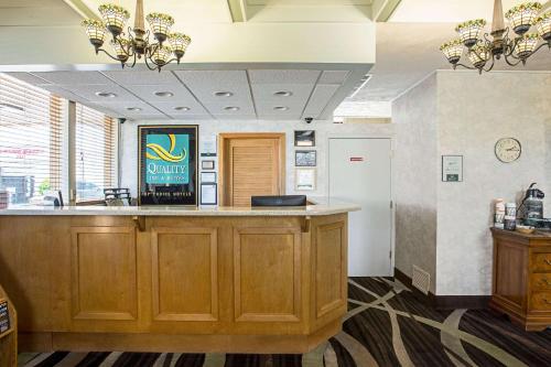 Quality Inn and Suites Council Bluffs - image 4