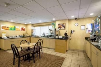 Quality Inn and Suites Council Bluffs - image 5