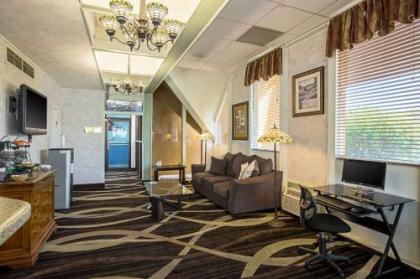 Quality Inn and Suites Council Bluffs - image 7