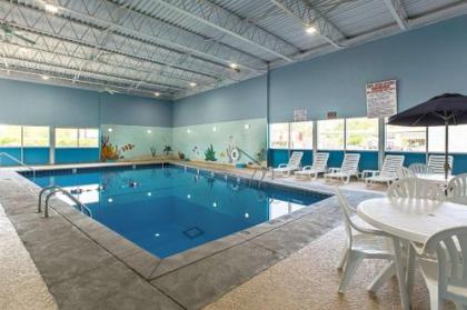 Quality Inn and Suites Council Bluffs - image 8