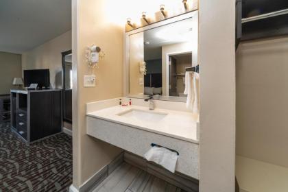 BridgePointe Inn & Suites by BPhotels Council Bluffs Omaha Area - image 4