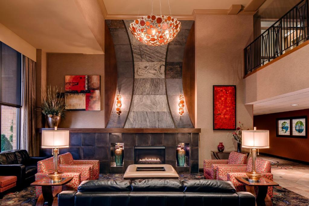 Holiday Inn Hotel & Suites Council Bluffs an IHG Hotel - image 7