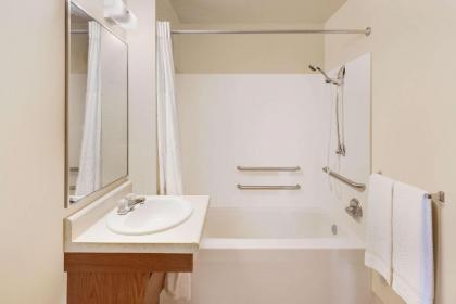 WoodSpring Suites Council Bluffs - image 12