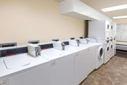 WoodSpring Suites Council Bluffs - image 13