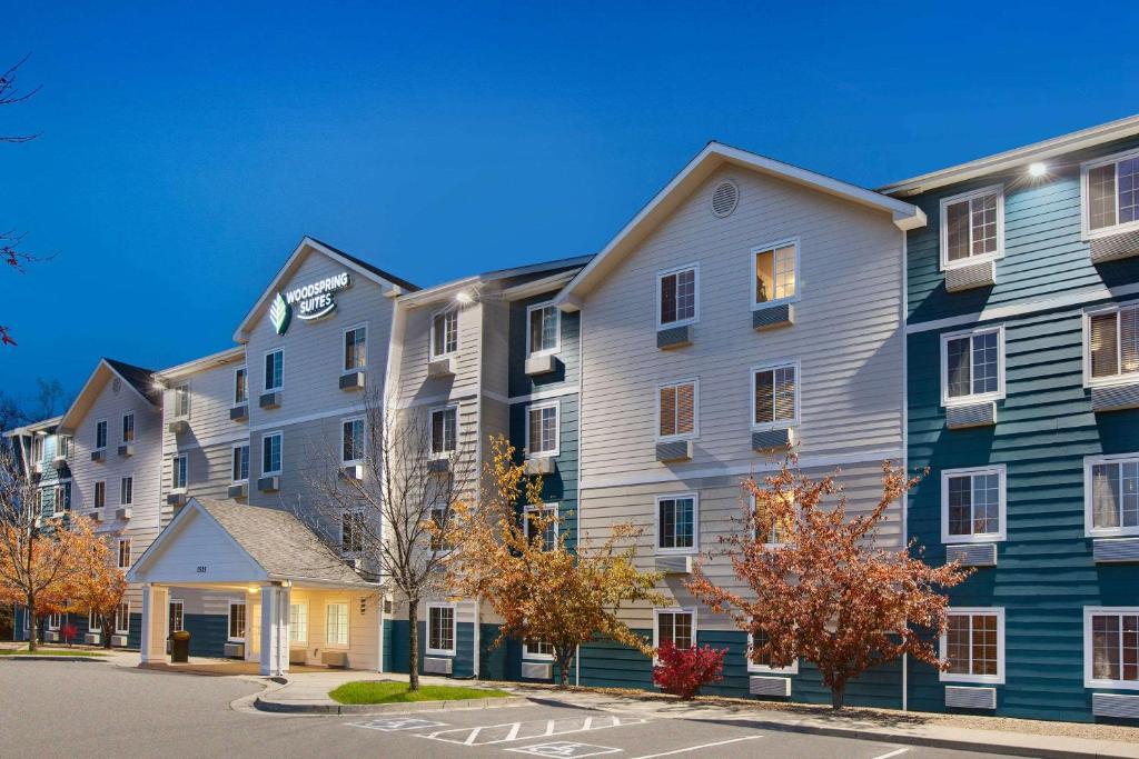 WoodSpring Suites Council Bluffs - image 5