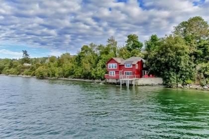 Heron House on the Cove Coupeville Washington