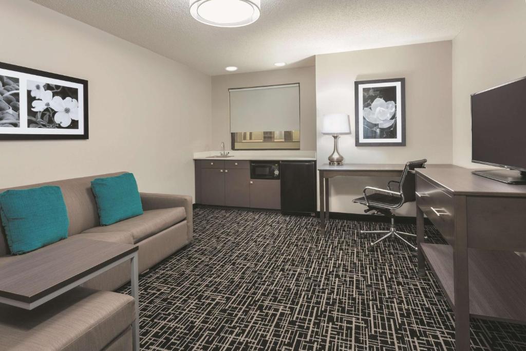 La Quinta by Wyndham Covington - image 3