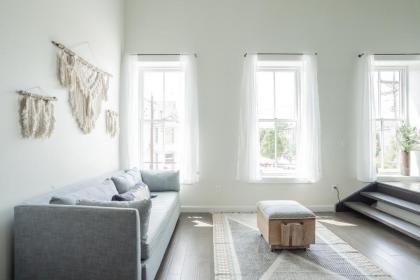 Boho Loft Clean Safe and Perfect for any Luxury Traveler! - image 9
