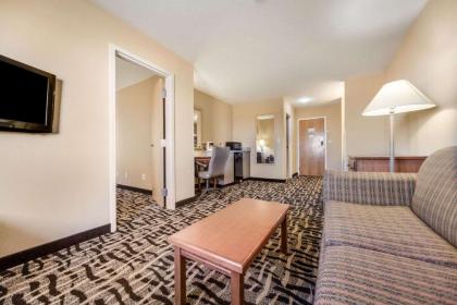 Rodeway Inn Cozad - image 8