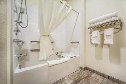 Cobblestone Hotel & Suites - Cozad - image 2