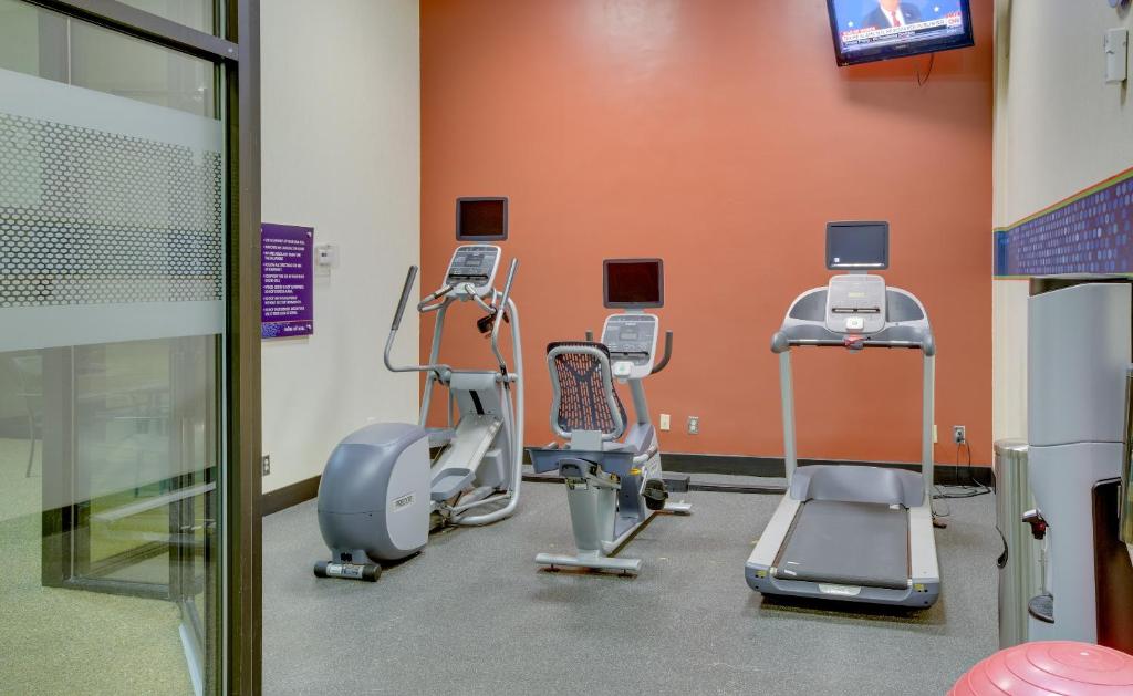 Hampton Inn Pittsburgh-Cranberry - image 2