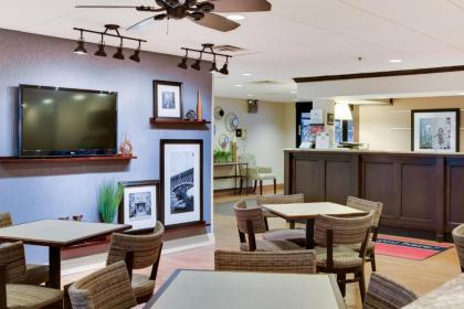 Hampton Inn Pittsburgh-Cranberry - image 21
