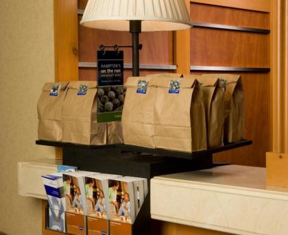 Hampton Inn Pittsburgh-Cranberry - image 3