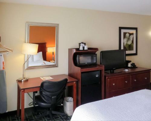 Quality Inn Cranberry Township - image 3