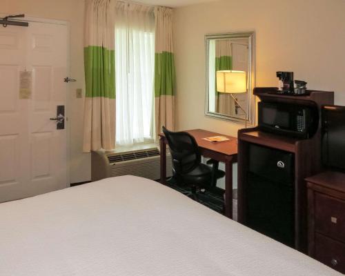 Quality Inn Cranberry Township - image 6
