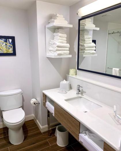 Hampton Inn Cranbury - image 5