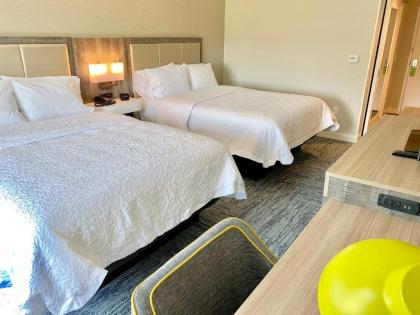 Hampton Inn Cranbury - image 7