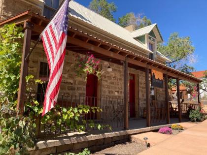 Stone House Inn