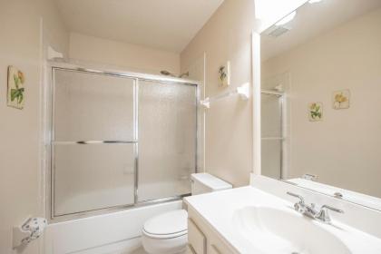 Tarpon Run 12 3 Bedrooms Pool WiFi Sleeps 7 Walk to Beach - image 10