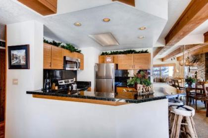 2 Br 2Ba Spacious Condo With A Fireplace Condo