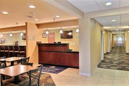 Cobblestone Hotel and Suites - Crookston - image 10