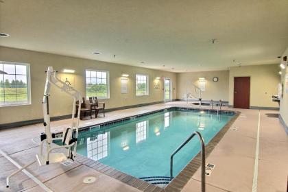 Cobblestone Hotel and Suites - Crookston - image 7