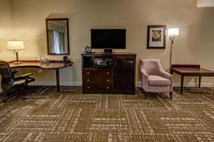 Hampton Inn Crossville - image 14