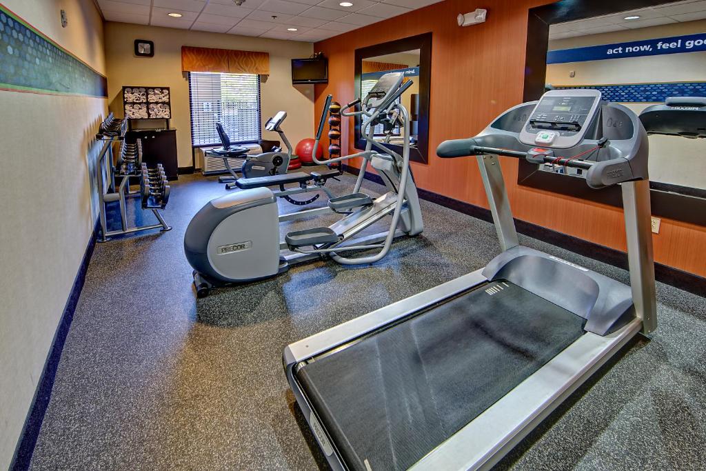 Hampton Inn Crossville - image 6