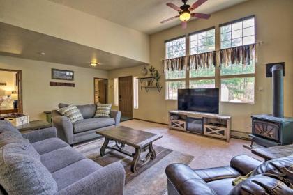 Private Cabin 5-Min Drive to Hot Springs and Golf!