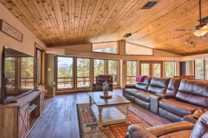 Upscale Cabin with Mountain Views and Large Game Room!