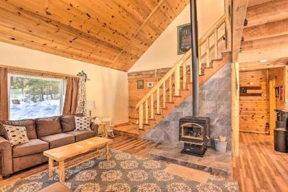 Peaceful Garden Valley Cabin with Private Deck!