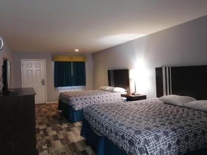 Riata Inn   Crystal City